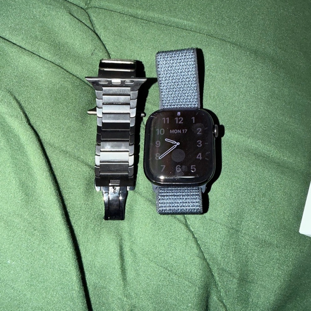 Apple Watch Series 10 46mm - Picture 2 of 3